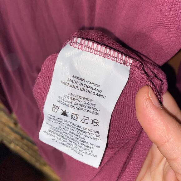 Nike Dri-Fit Purple Yoga Long Sleeve Side-Slit T-Shirt Women's Size Small - Picture 6 of 8